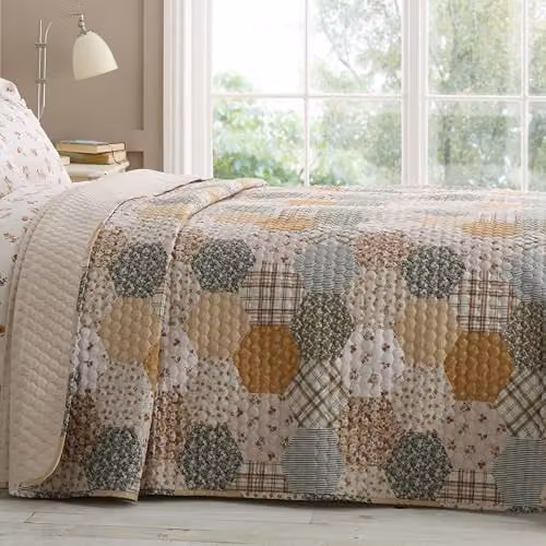 Catherine Lansfield Floral Patchwork Quilted Bedspread in Beige and Multicolour, W/D/H: 220 x 230 cm