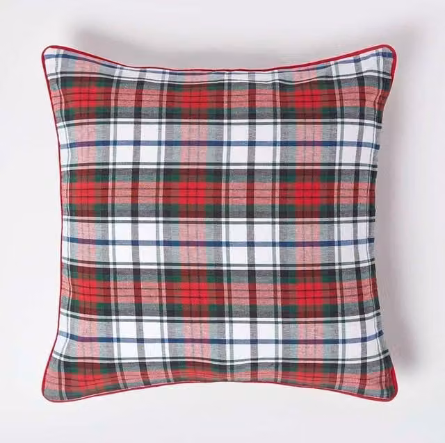 Homescapes MacDuff Tartan Check Cotton Cushion Cover in Red, Green and White, W/D/H: 60 x 60 x 60 cm