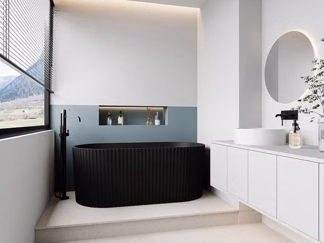 Vente-unique Ribbed Acrylic Oval Freestanding Bathtub in Matte Black, W/D/H: 170 x 80 x 58 cm