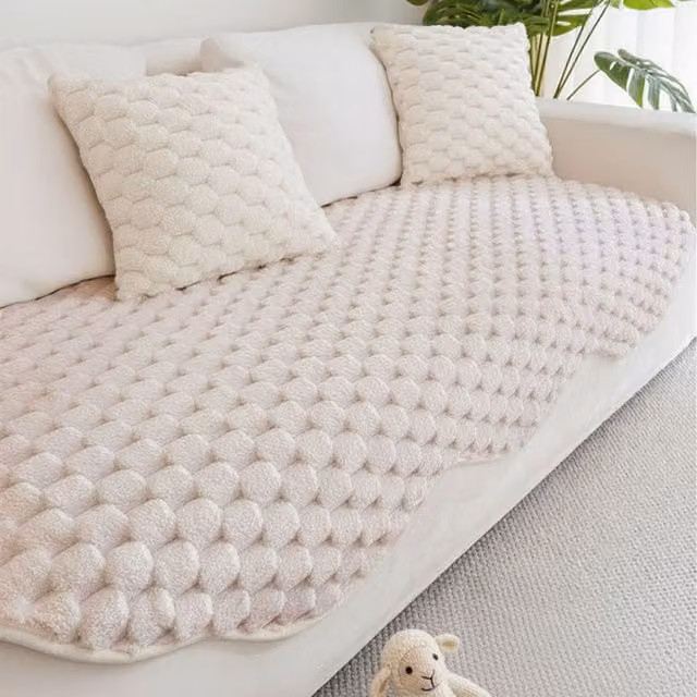 Livingandhome Luxury Thick Faux Plush Non-Slip Sofa Protector Cover in White, W: 180 cm, D: 90 cm