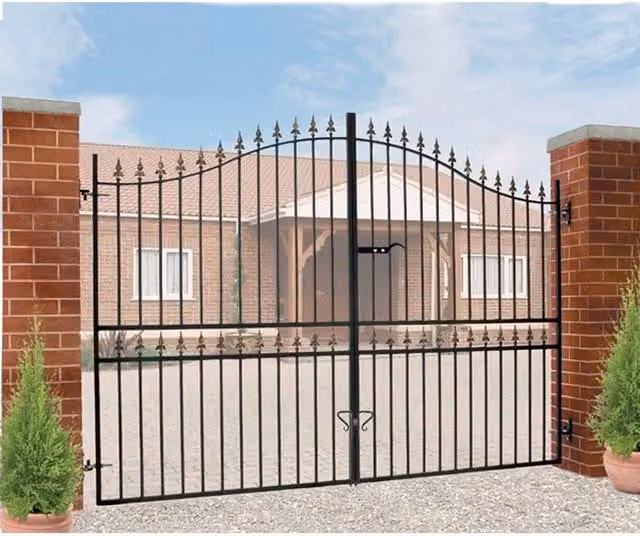 Burbage Iron Craft Corfe Spear Tall Bow Top Double Estate Gate in Black, W: 335.3 cm, H: 208.3 cm