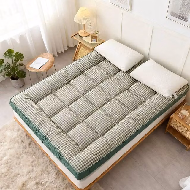 Hinsinc Soft Quilted Mattress Topper in Green, W/D/H: 137 x 190 x 10 cm