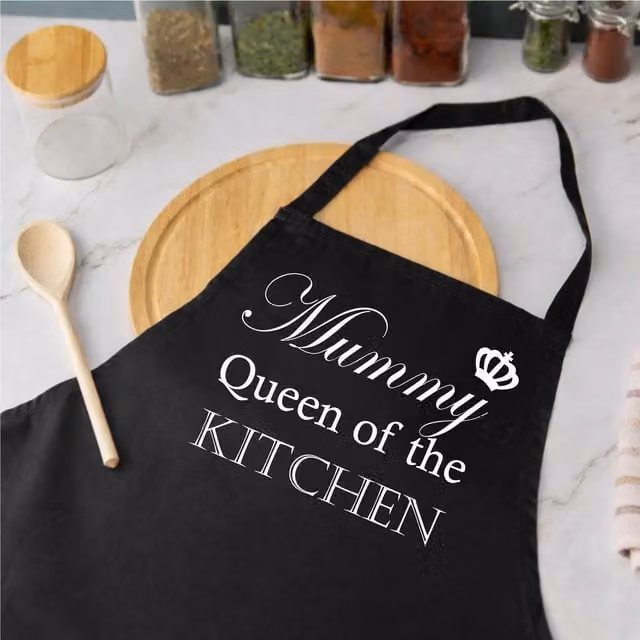 60 Second Makeover Women's Mummy Queen Of The Kitchen Black Apron