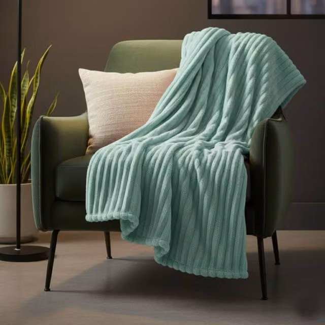 Snug City Chunky Ribbed Mink Throw Blanket in Duck Egg Blue, W/D/H: 200 x 240 cm