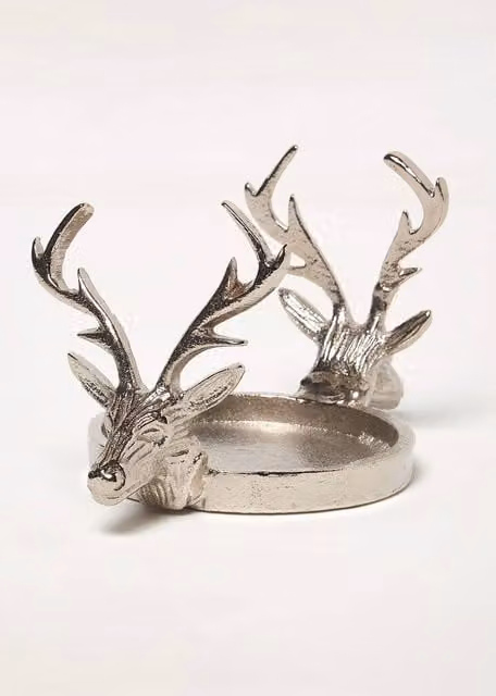 Homescapes Silver Reindeer Metal Christmas Tabletop Candle Holder for Pillar or Tealight Candles