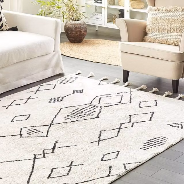 Wyld and Coco Geometric Cotton Rug in White and Black with Tassels, W: 140 cm, L: 200 cm