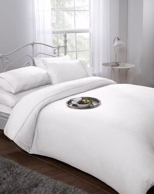 NewEdgeBlinds White Striped Mako Satin Cotton Duvet Cover and Pillowcase Set