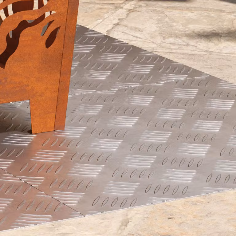 Berkfield Home Silver Aluminium Anti-Slip Checker Plate Sheets, 4 Pieces, W/D: 50 x 50 cm