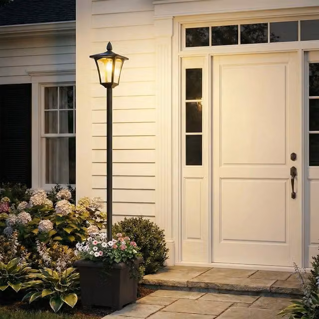 Outsunny Black Solar Garden Lamp Post with Dusk Sensor and Warm White Light, Height: 160 cm