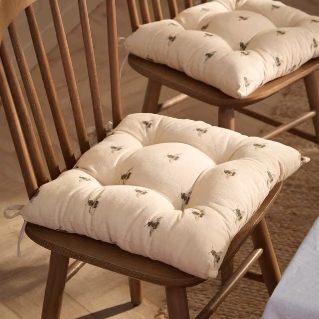 Wylder Ramble Bumble Bee Cotton Slub Seat Pads, 2 Pack, Beige, W/D/H: 40 x 40 x 40 cm