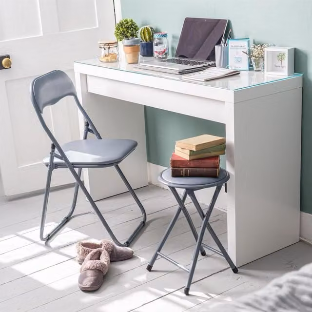 Harbour Housewares Pack of 2 Grey Padded Folding Chairs with Synthetic Leather and Metal Frame