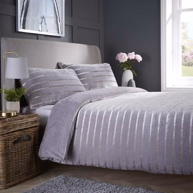 NewEdgeBlinds Stripe Teddy Reversible Fleece Duvet Set in Silver, 90 x 190 cm