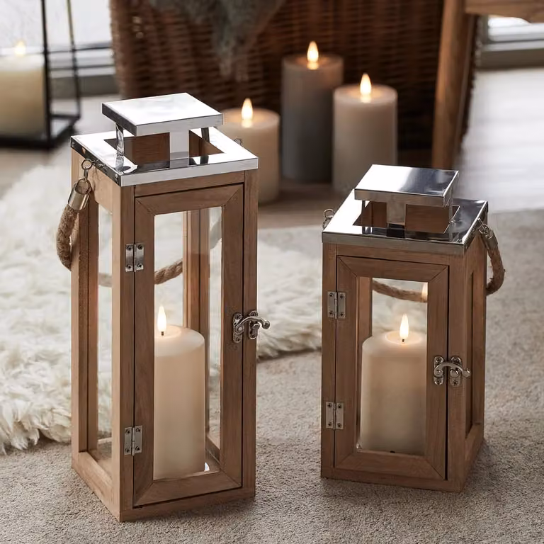 Lights4fun Salcombe Set of 2 Nautical Wooden Decorative Battery Operated TruGlow LED Candle Lanterns with Rope Handles