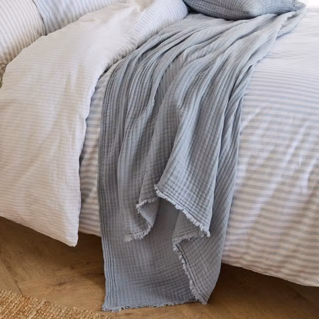 Lark Muslin Cotton Throw with Fringes in Blue, Width: 180 cm