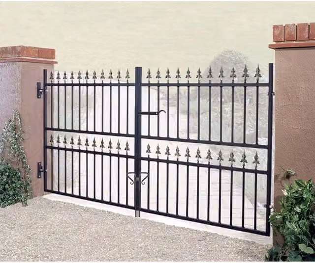Burbage Iron Craft Corfe Spear Top Low Double Gate in Black Galvanised Steel, W/H: 274.3 x 116.8 cm
