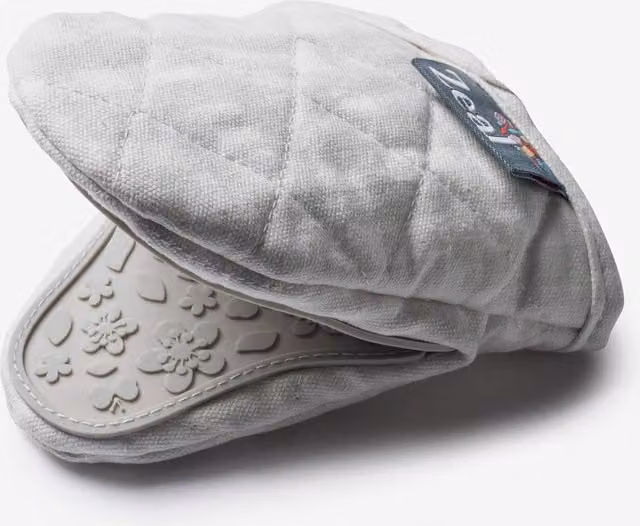 Zeal V124S Silicone and Cotton Mini Mitt Pot Holder Gingham in Grey, W/D/H: 17.5 x 13.5 x 2.5 cm