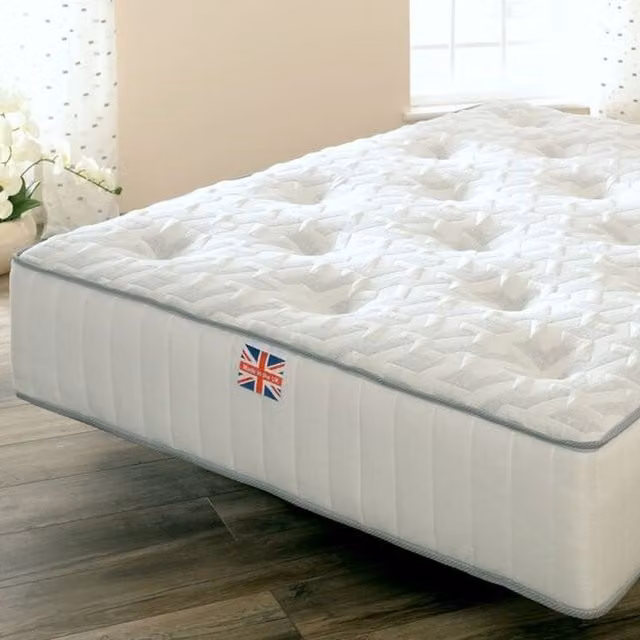 Comfy Living White Hybrid Pocket Sprung Mattress with Memory Foam and Wool, W: 180 cm, D: 200 cm