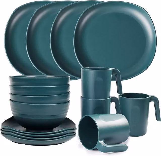 Greentainer Unbreakable Lightweight Plastic Dinnerware Set for 4 in Dark Green