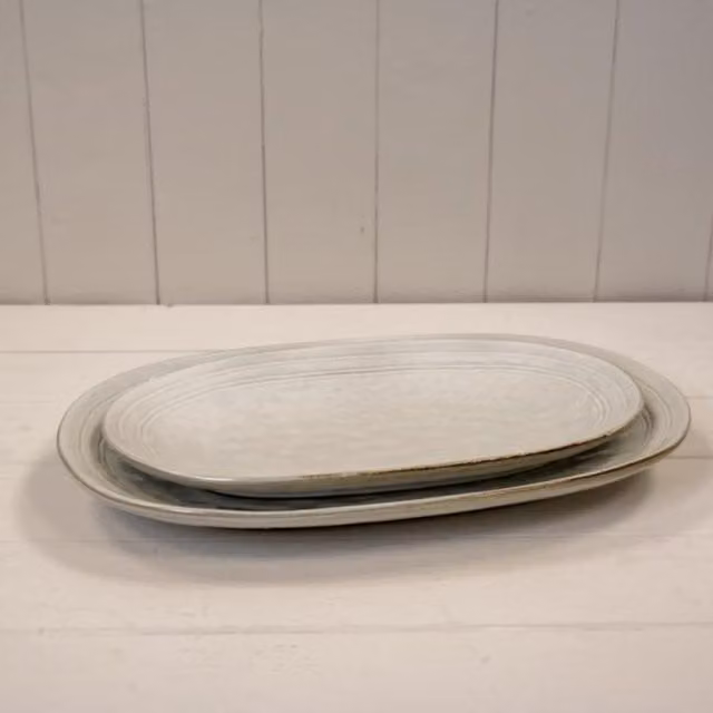 KDMD Satchville Stoneware Serving Platter in Beige and White