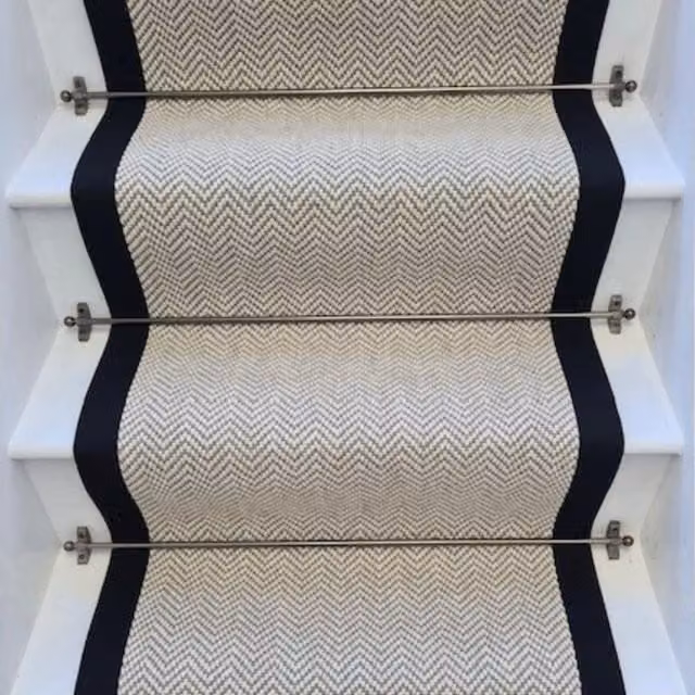 RainbowHome Herringbone Dapple Wool Stair Runner with Black Cotton Border in Light Grey, W: 70 cm x L: 600 cm