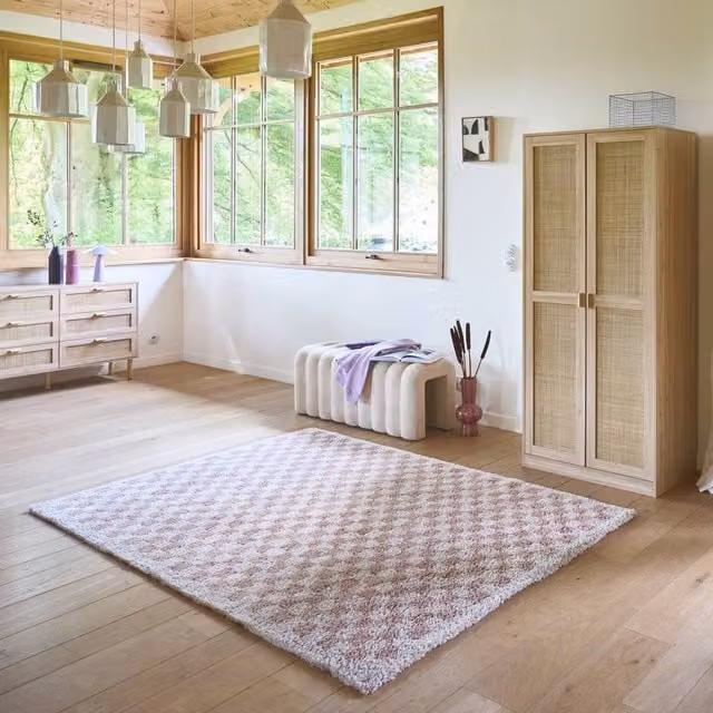 sweeek Checkerboard Interior Rug in Pink and Beige, W/D/H: 160 x 230 cm