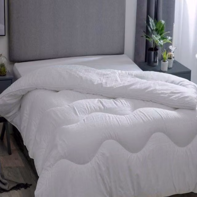 Belledorm Hotel Suite 10.5 Tog Filled Duvet in White
