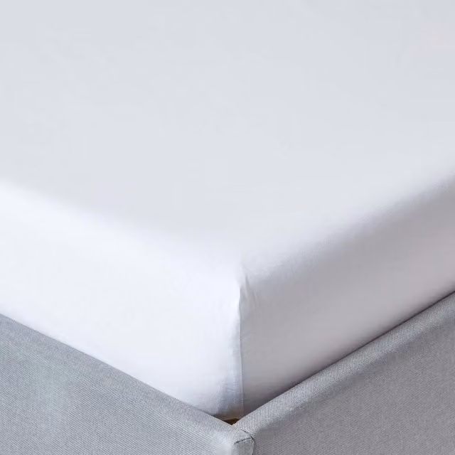 Homescapes 200 Thread Count Egyptian Cotton Percale Fitted Sheet, White, W/D/H: 120 x 200 cm