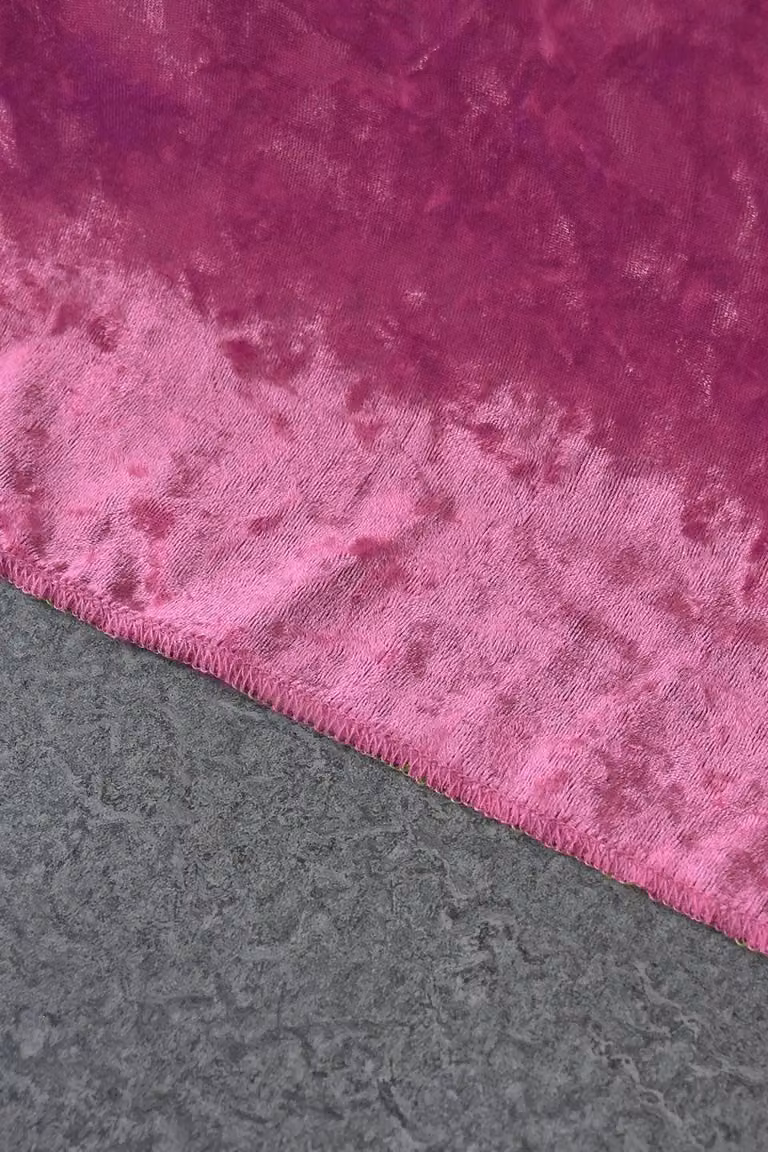 Neel Blue Crushed Velvet Table Runner in Pink, W/H: 33 x 274 cm