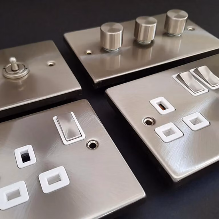 SE Home 10A 6 Gang 2 Way Ingot Light Switch in Brushed Chrome and Metallic Silver