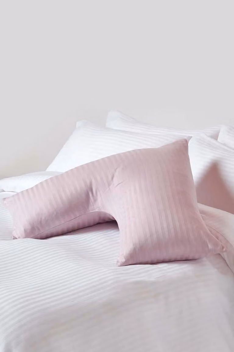 Homescapes Egyptian Cotton V-Shaped Pillowcase in Pink with Satin Stripe and 330 Thread Count