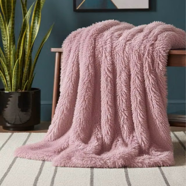 Snug City Extra Fluffy Pink Plush Throw Blanket, W x D: 150 x 200 cm