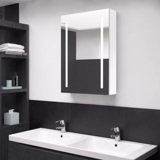 Berkfield Home LED Bathroom Mirror Cabinet in White, W/D/H: 50 x 13 x 70 cm
