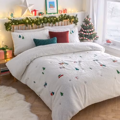 Riva Home Christmas Together Teddy Fleece Duvet Cover Set in White and Multicolour, W/D/H: 180 x 200 cm