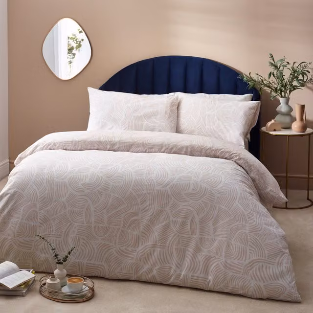 Make it a Home Abstract Minimalist Reversible Duvet Cover Set in Shell, Red and Beige, 180 x 200 cm