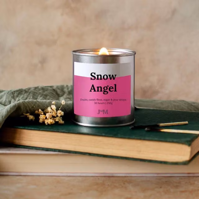 JAAM Snow Angel Wood Wick Tabletop Candle in Silver with Fruity and Gourmand Scents
