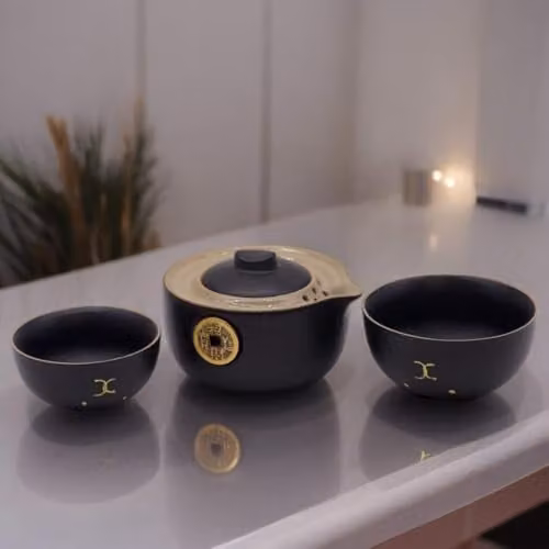 Serenityy Money Cat Ceramic Teapot Set with Two Cups and Travel Case in Black and Gold