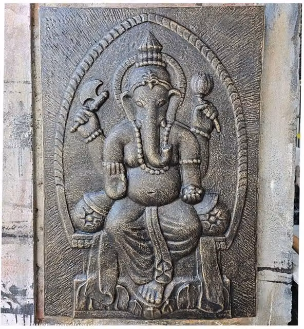 KDMD Large Ganpati Wall Relief in Antique Gold Metal Frame, W: 100 cm, H: 70 cm