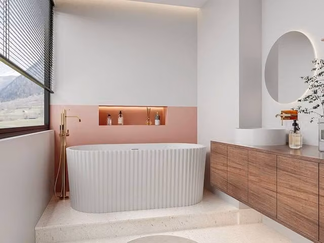 Vente-unique Striated Oval Freestanding Acrylic Bathtub in Glossy White, W/D/H: 170 x 80 x 58 cm