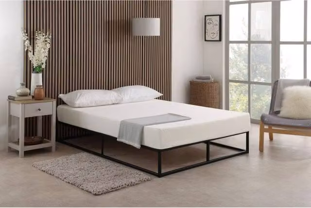 The Foam People CoolMax All Foam Memory Foam Mattress in White, EU Single, H: 15.24 cm