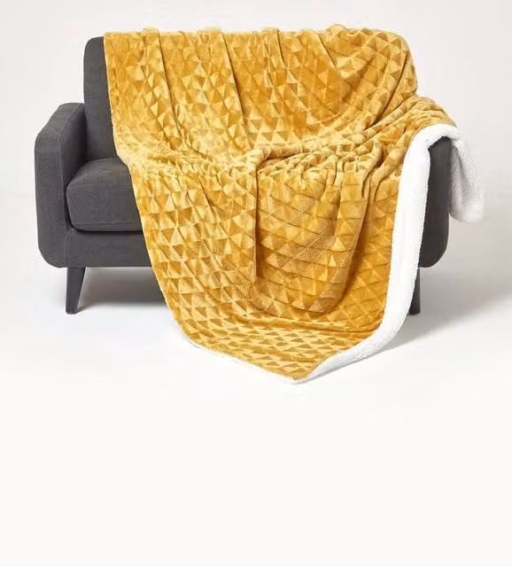 Homescapes Geometric Patterned Sherpa Fleece Throw Blanket in Yellow and Purple, W/D/H: 160 x 200 cm