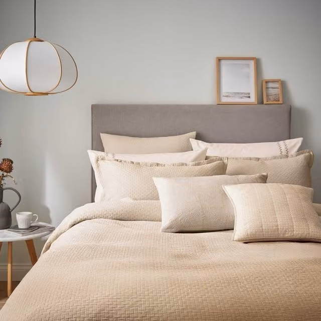 Murmur Hush Kingsize Linen and Cotton Duvet Cover and Pillowcase Set in Beige, W: 180 cm x D: 200 cm