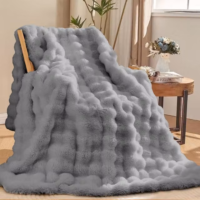 Sweet Dreams Grey Faux Fur Fluffy Animal Print Throw W/D/H: 240 x 240 cm