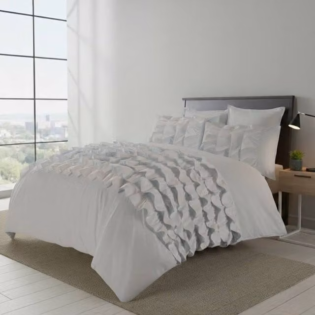 Snug City Silver Ruffle Border Duvet Cover and Pillowcase Bedding Set, King Size (180 x 200 cm)