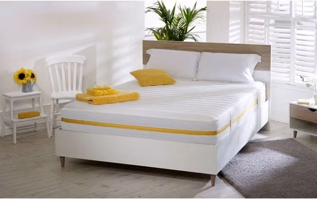 Starlight Beds Lunar Luxe Hybrid Mattress in White, Small Double, 19.05 cm Deep with Memory Foam and Coil Springs, W/D/H: 120 x 200 cm
