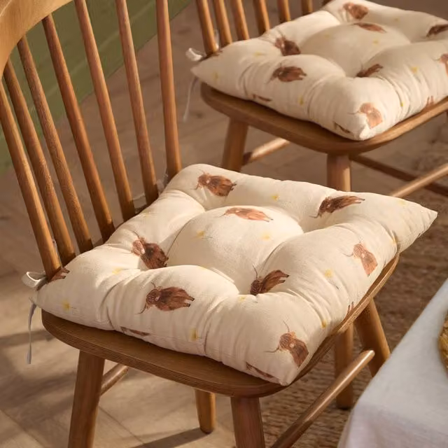 Wylder Ramble Highland Cow Cotton Seat Pads, Pack of 2, Beige, W/D/H: 40 x 40 x 40 cm