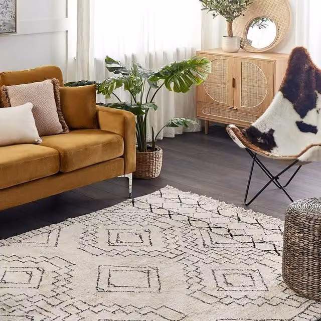 Wyld and Coco Aztec Cotton Rug in Beige and Black, W: 140 cm, D: 200 cm