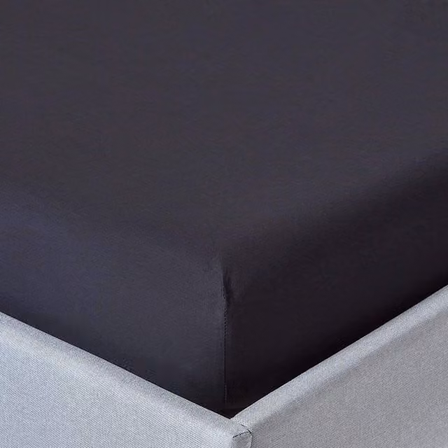 Homescapes 200 Thread Count Egyptian Cotton Percale Fitted Sheet, Black, W: 180 cm, L: 200 cm