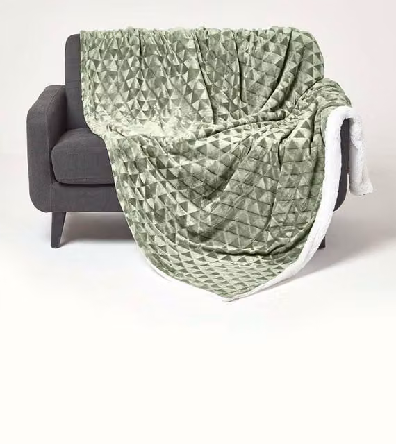 Homescapes Geometric Patterned Sherpa Fleece Throw Blanket in Sage Green, W/D/H: 160 x 200 cm