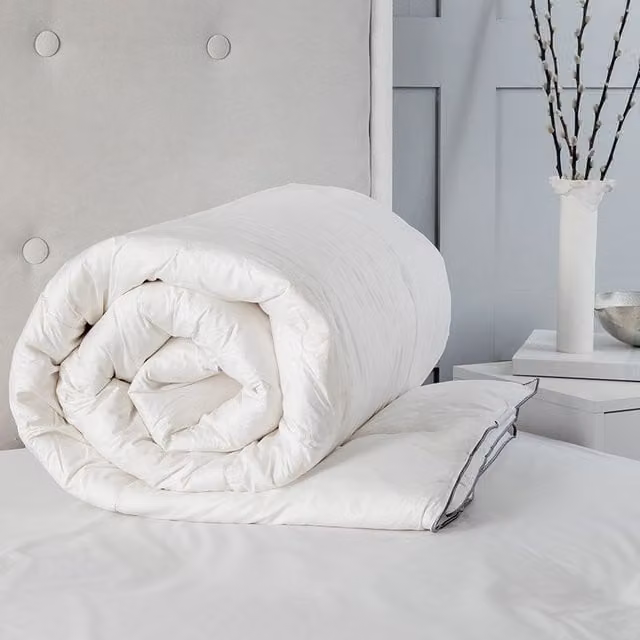 Snug City Luxury 10.5 Tog Duck Feather and Down Duvet with 100% Cotton Cover in White, King Size