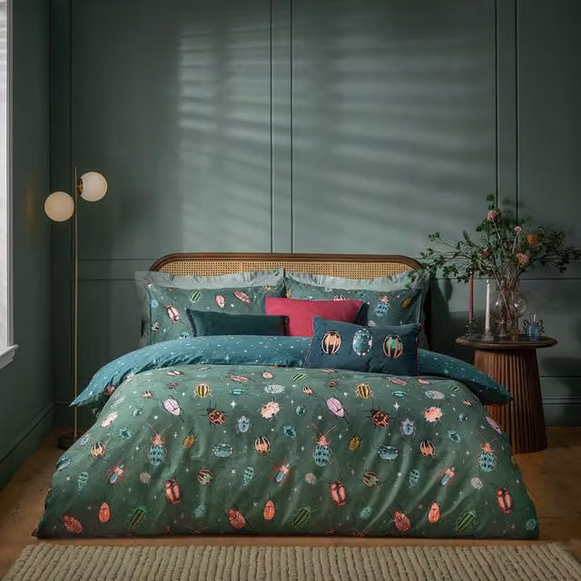 Beetalis Reversible Animal and Stars Duvet Cover Set, Multicolour and Green, 200 x 200 cm